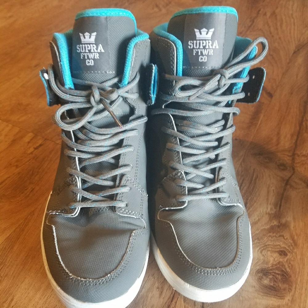 LIKE NEW Supra Size 9 Men's Shoes